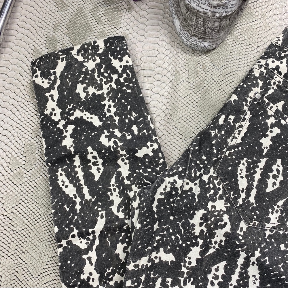 4FOR30 Zara printed snake skin wax coated jeans - Picture 4 of 6